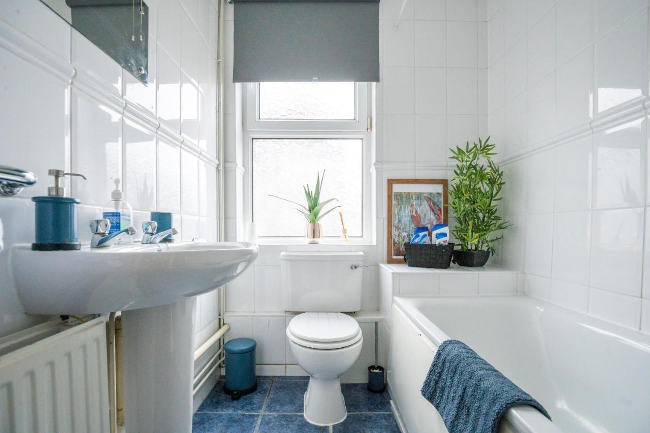 The Ella Fitzgerald - Modern 2 Bedroom Apartment, Super Close To City Centre Cardiff Exterior photo