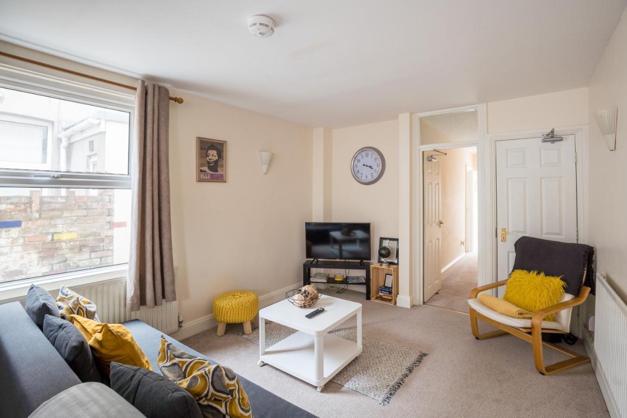 The Ella Fitzgerald - Modern 2 Bedroom Apartment, Super Close To City Centre Cardiff Exterior photo